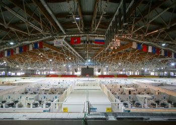 Московский Ледовый дворец «Крылатское», перепрофилирован в COVID-19 больницу | VIDEO