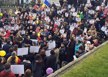 Более 225 тысяч наших соотечественников за рубежом приняли участие в голосовании. Люди стоят в очередях с пяти часов утра | VIDEO