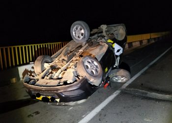 Accident violent la Călărași: Un taximetrist beat criță s-a răsturnat cu mașina