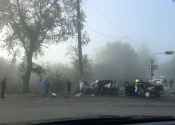 Accident grav cu implicarea unui taxi. Cinci persoane au fost transportate la spital