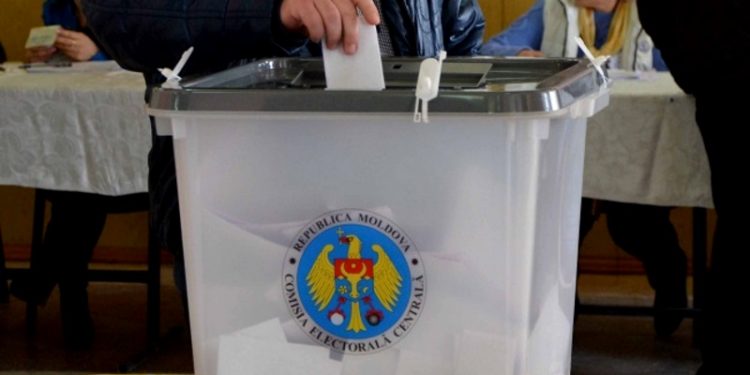 Votare multiplă la Strășeni și Nisporeni? Comisia Electorală Centrală a sesizat Poliția