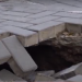 Cratere în loc de trotuare chiar în centrul Chișinăului: Pietonii se plâng de pavajul prăbușit | VIDEO