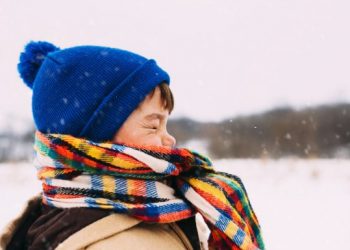 Vreme rece și temperaturi de maxim 6 grade. Meteorologii anunță când ar putea să ningă