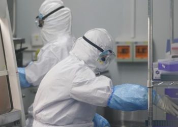 Rusia înregistrează un nou record de cazuri Covid. Un patinoar, transformat într-un spital pentru pacienți