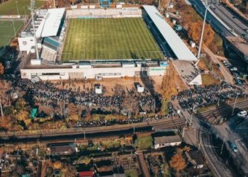 După ce a fost anunțată alertă cu bombă la secția de votare nr. 1/349 Frankfurt, activitatea acesteia a fost reluată