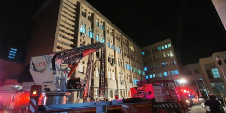 10 pacienți au ars de vii într-un spital din România: Erau bolnavi de COVID-19 și intubați. Alte șapte persoane, în stare gravă