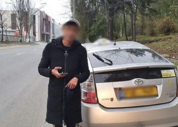Un taximetrist, prins drogat la volan pe străzile din Chișinău