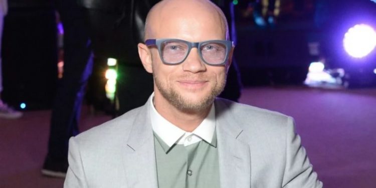 Соведущий «Вечернего Урганта» попал в реанимацию