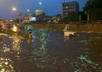В Италии из-за наводнения рухнул автомобильный мост