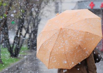 Temperaturile scad simțitor. Când vor cădea primii fulgi