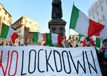 Italia, împărţită în trei culori, în funcţie de infecţiile Covid. Care sunt regiunile roșii, portocalii și galbene