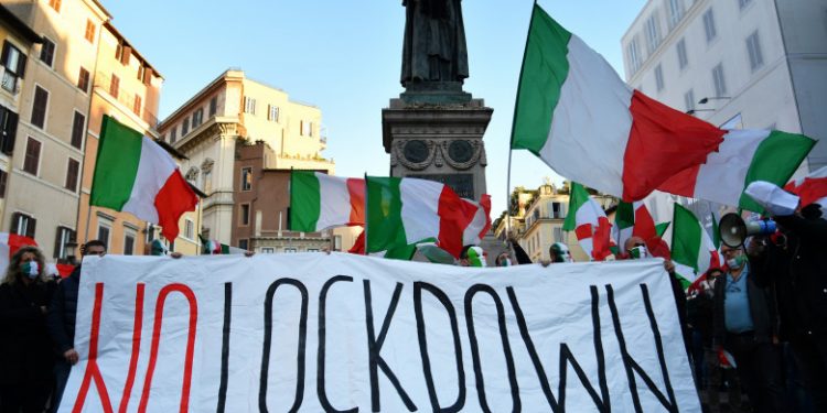 Italia, împărţită în trei culori, în funcţie de infecţiile Covid. Care sunt regiunile roșii, portocalii și galbene