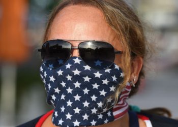 „SUA se îndreaptă cu pași repezi spre calamitate” – țara a înregistrat recordul absolut de infectări zilnice raportat până acum în lume