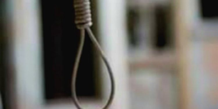 Un tânăr s-a strangulat, după ce și-a bătut iubita până când a lăsat-o fără conoștință, la Ocnița