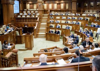 Votul electronic în Parlament se amână din nou