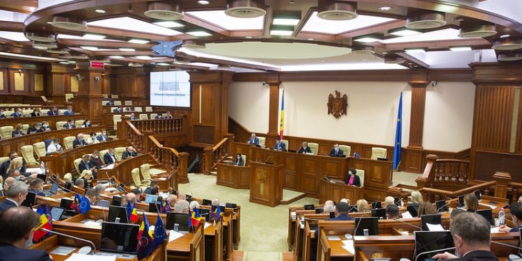 Platforma “Pentru Moldova”, creată oficial în Parlament. Sergiu Sîrbu exclude o eventuală revenire la «Pro Moldova»: Dacă au plecat fondatorii, au fost motive | VIDEO