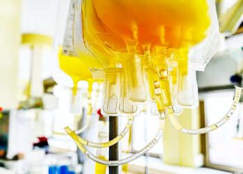 Câte 3 000 de lei pentru persoanele care vor dona plasmă pentru a trata bolnavii de COVID-19. Condițiile obligatorii