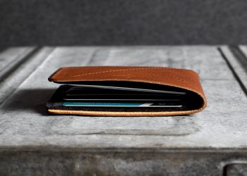 Se dădea drept orfană, apoi fura din casele oamenilor. Mai mulți locuitori din Bălți, trași pe sfoară