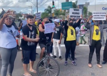 Violenţe în Brazilia după ce un bărbat de culoare a fost ucis în bătaie de doi agenţi de pază ai unui supermarket