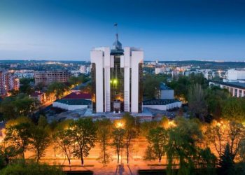 Candidații la prezidențiale și politicienii au votat. Pentru cine au pus ștampila și ce așteptări au | VIDEO