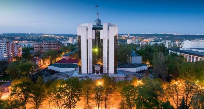 Candidații la prezidențiale și politicienii au votat. Pentru cine au pus ștampila și ce așteptări au | VIDEO