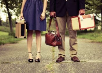 Analist economic: Tot mai mulți oameni, care au venituri financiare decente, aleg să părăsească Republica Moldova | VIDEO