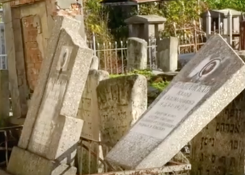 Peste 80 de morminte din cimitirul evreiesc din Chișinău au fost vandalizate. Cine este suspectat de comiterea acestei infracțiuni | VIDEO
