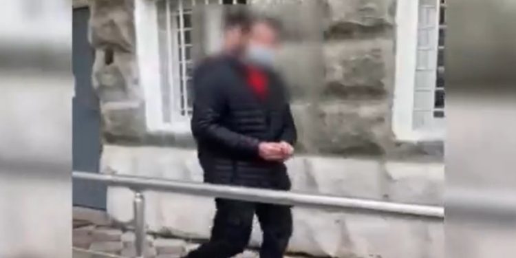 A intrat într-o grădiniță din Chișinău și a bătut o educatoare. Motivul pentru care bărbatul a dat buzna in instituție