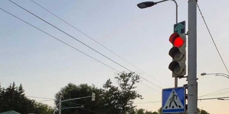 Mai multe indicatoare cu săgeată verde vor fi demontate în Chișinău