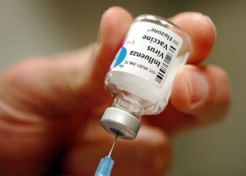 Primele vaccinuri antigripale au ajuns, cu întârziere, în Moldova
