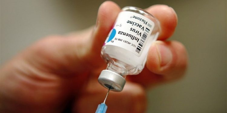 Primele vaccinuri antigripale au ajuns, cu întârziere, în Moldova