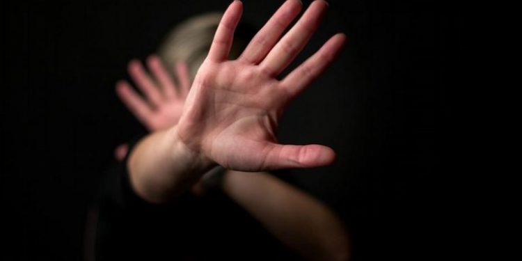 Caz șocant la Edineț. Un tânăr ar fi violat fiica minoră a concubinei sale