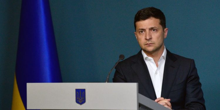 Presa: Preşedintele Ucrainei, spitalizat după infectarea cu COVID-19