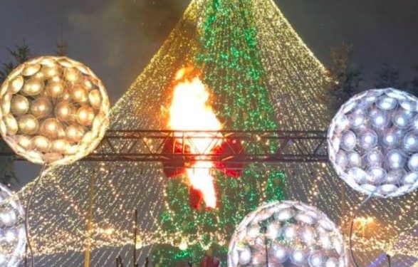 На открытии главной елки в Киеве произошел пожар