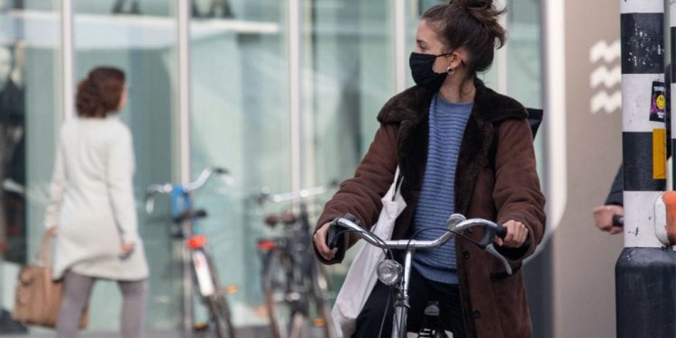 «Нидерланды закрываются»: в стране ввели пятинедельный локдаун