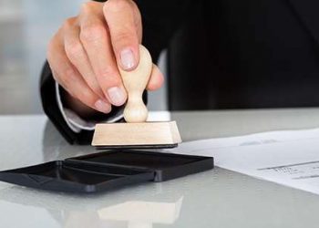 Ограничат срок действия запрета на выезд из страны должников