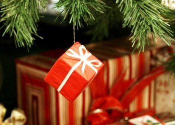 Издан приказ о запрете сбора денег на подарки детям в детских садах