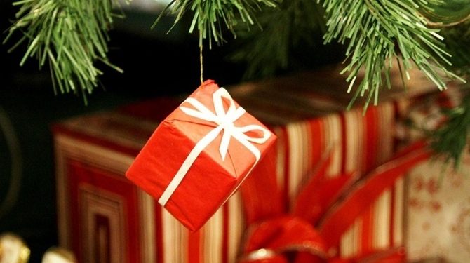 Издан приказ о запрете сбора денег на подарки детям в детских садах