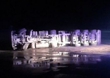 Двое несовершеннолетних в состоянии алкогольного опьянения угнали фуру и перевернулись на ней