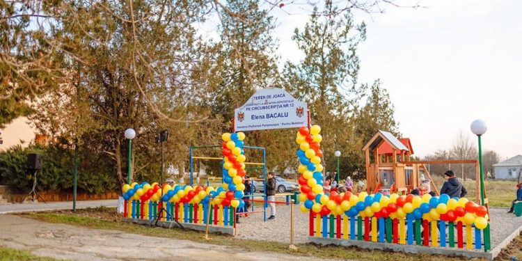 Teren de joacă modern, amenajat în satul Bucuria cu suportul deputatului Platformei parlamentare „Pentru Moldova” Elena Bacalu