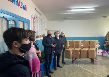 Deputații Platformei ”Pentru Moldova” au asigurat cu calculatoare clasa de informatică a gimnaziului din satul Zgurița, raionul Drochia | VIDEO