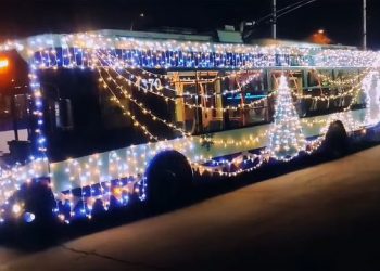 Mai multe troleibuze din Capitală, decorate în stilul sărbătorilor de iarnă