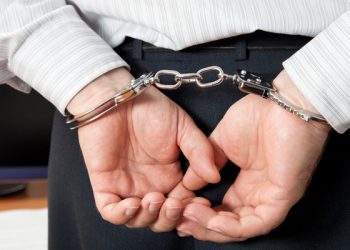 Șoferul mașinii cu numere diplomatice, în care au fost depistate cutii cu anabolizante, pus sub învinuire