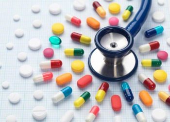 Persoanele care se tratează la domiciliu de Covid-19 vor avea acces la medicamente compensate până la 100%, livrate la domiciliu