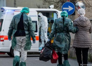 Новый штамм COVID распространяется по Европе