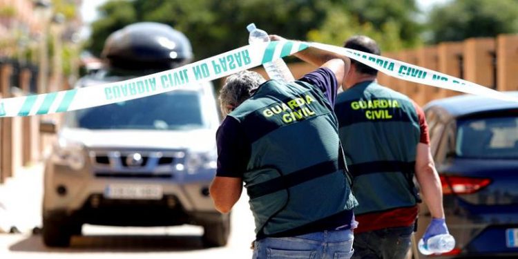 Crima teribilă în Spania: O moldoveancă ar fi fost ucisă de propriul fiul. Polițiștii au găsit-o zăcând într-o baltă de sânge