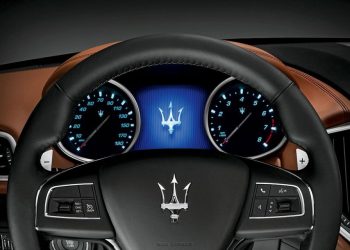 Reacția poliției: Ce riscă șoferul unui Maserati care a agresat un polițist în plină stradă