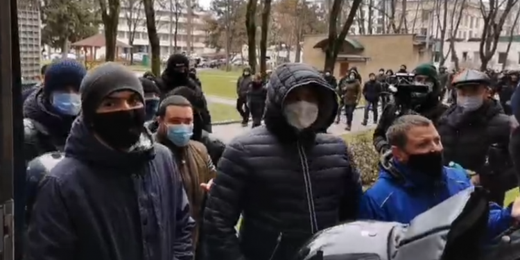 Fermierii protestatari au încercat să intre în Guvern: Bulevardul central a fost blocat pentru un timp