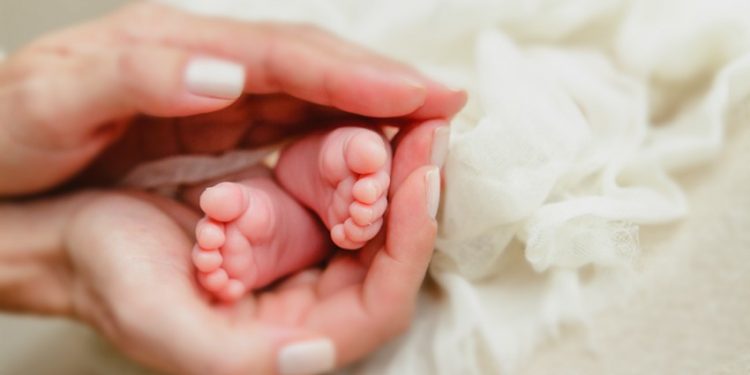 Две женщины родили по дороге в машине скорой помощи