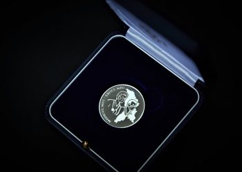 „Medicul meu – eroul meu”: Monedă de argint, pusă în circulație de BNM  | VIDEO